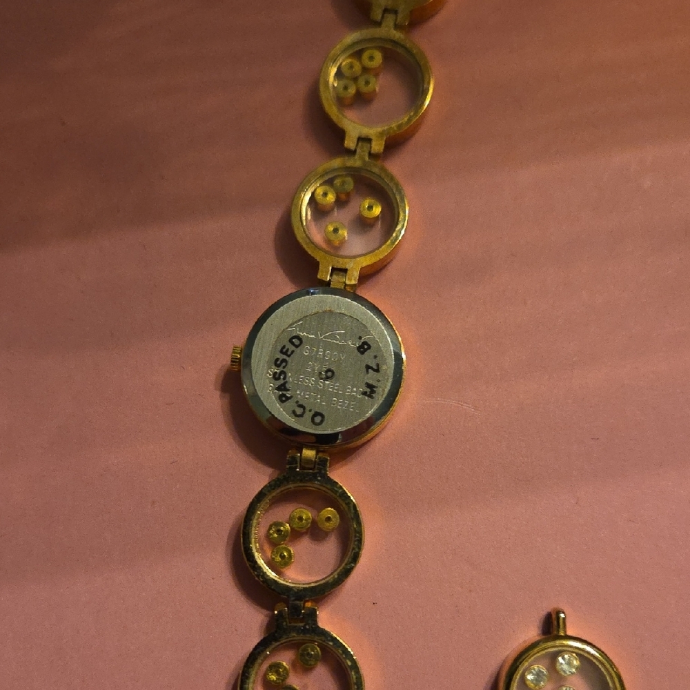 Vintage, Gloria Vanderbilt Gold and Clear Women's Watch - Picture 3 of 3